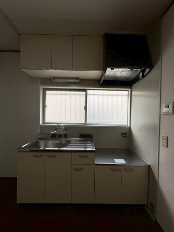 川西貸家のキッチン