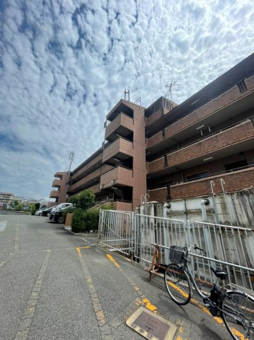 清涼ハイツの駐車場