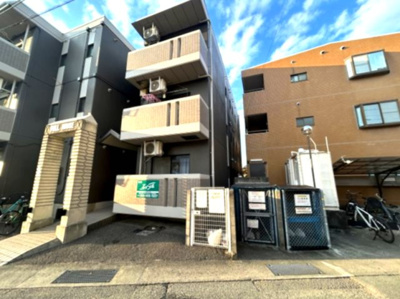 【外観】 | フルハウス | こちらのリビングで趣味の時間をお楽しみください