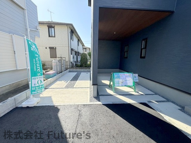 三郷市栄1丁目　新築戸建　全2棟　1号棟の駐車場|駐車スペース並列2台可能！