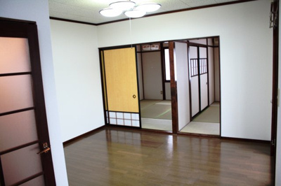 【居間・リビング】 | コーポ青島 | ゆったり過ごせる居間です