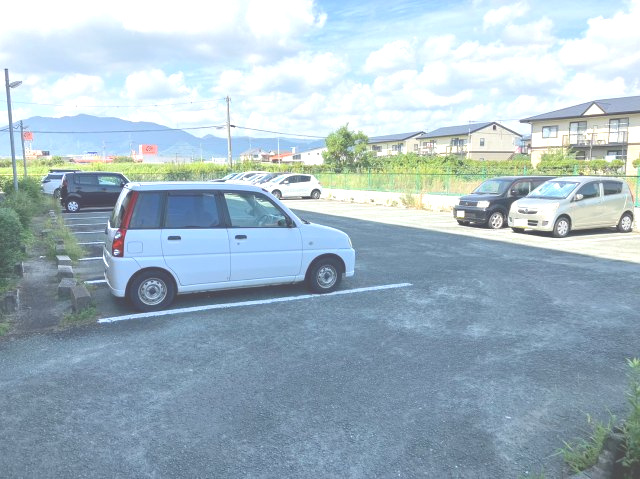 飯塚市忠隈　富士コーポ4階の駐車場