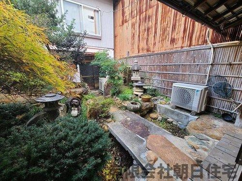 【庭】 | 雑賀町中古戸建 | 中庭の付いた物件です