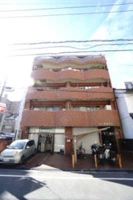 【外観】 | 【上質リノベ】コーポみずほ | 【耐震性】
耐震性の高さを判断するポイントは、
建築確認申請日が1981年6月1日以降の
新耐震基準に適合しているかどうか。
震度６程度の大地震でも
建物が崩壊しないレベルが基準になりました。