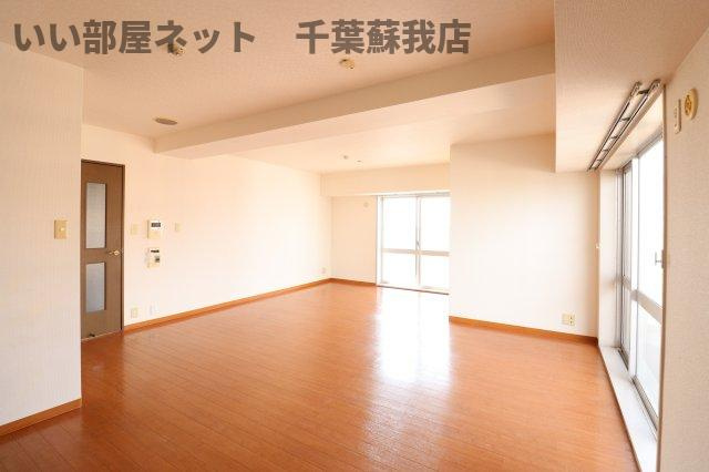 オーシャンビュー壱番館の居間・リビング|ゆったりとした居間です