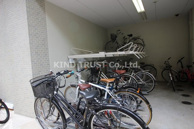 アークアベニュー梅田北のその他共用部分|屋根付き駐輪場です