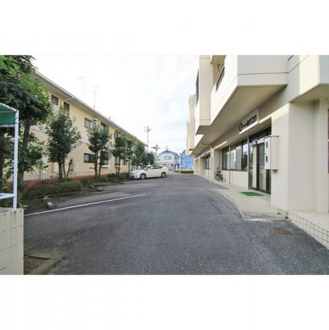 ホクコウビルの駐車場