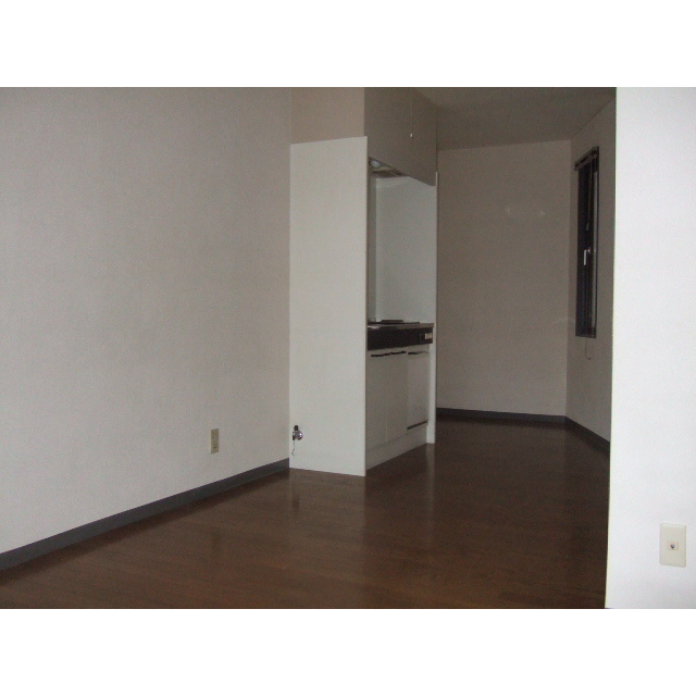 岐阜市敷島町９丁目の店舗事務所の内装|窓側からの眺め