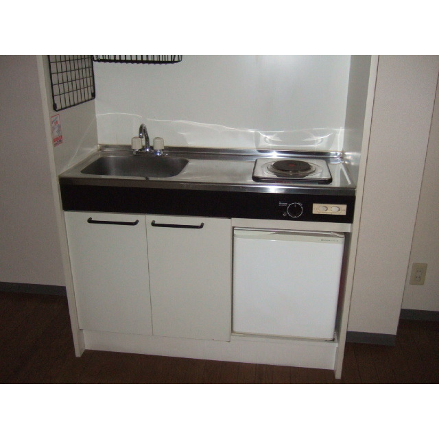 岐阜市敷島町９丁目の店舗事務所のキッチン|流し台・ＩＨコンロ