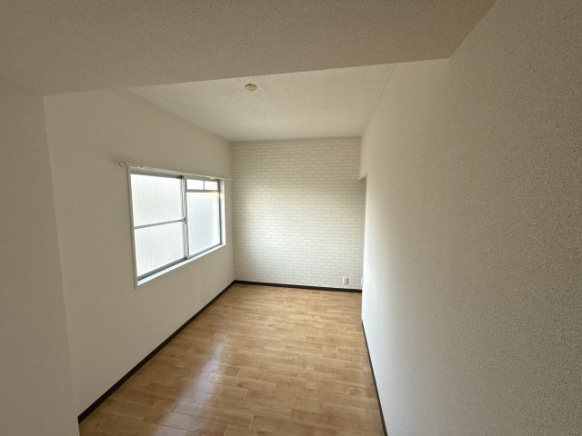 マンション大和の居間・リビング