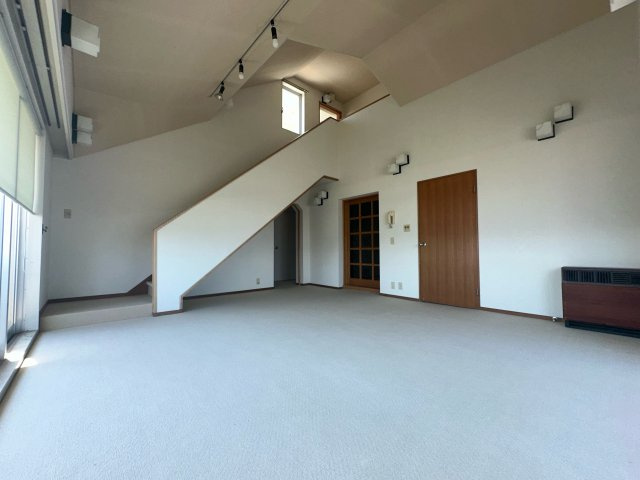 マンション大和の居間・リビング
