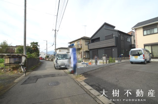 【前面道路含む現地写真】 | ※令和5年11月上旬に撮影