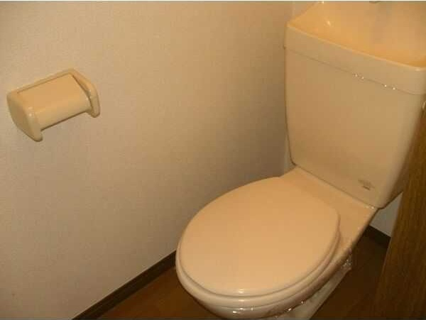 アンプルール リーブル QUATREのトイレ