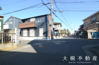 【前面道路含む現地写真】