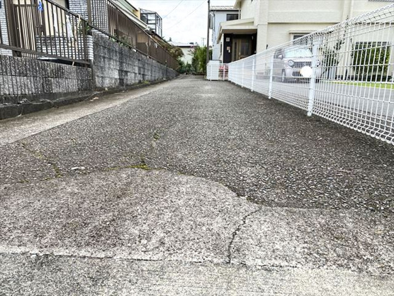 【前面道路含む現地写真】 | 伊東市岡　戸建