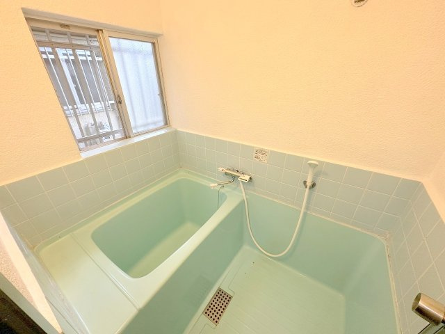 葛城市加守戸建の浴室