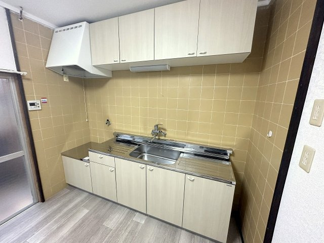 葛城市加守戸建のキッチン