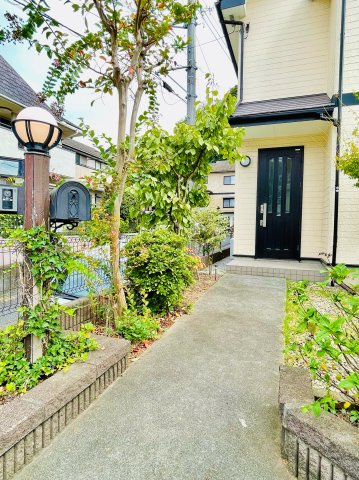 八王子市中山　中古戸建のエントランス