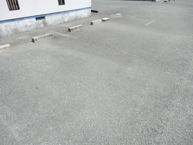 エスポワールAの駐車場