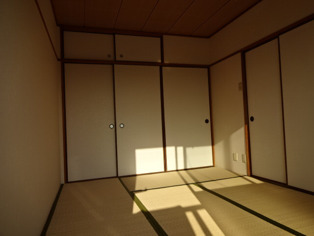 ハイツ早瀬公園前の子供部屋