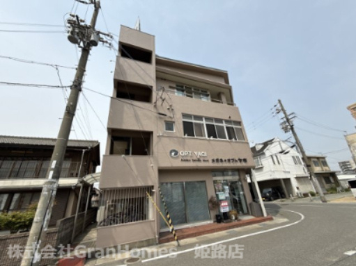 八木ビルの外観