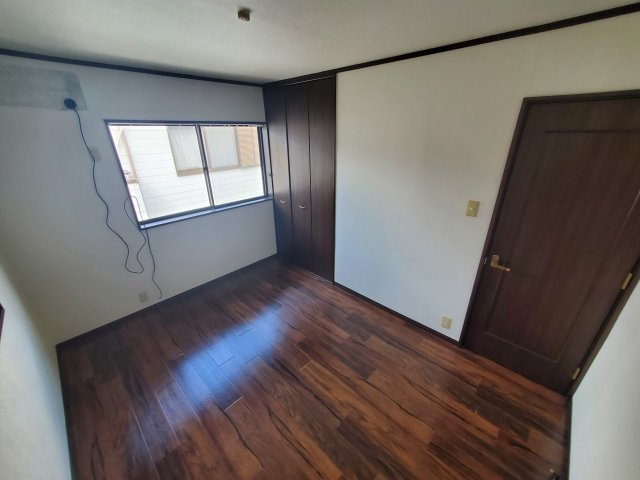 成田邸貸家の洋室|使い勝手のいい洋室です