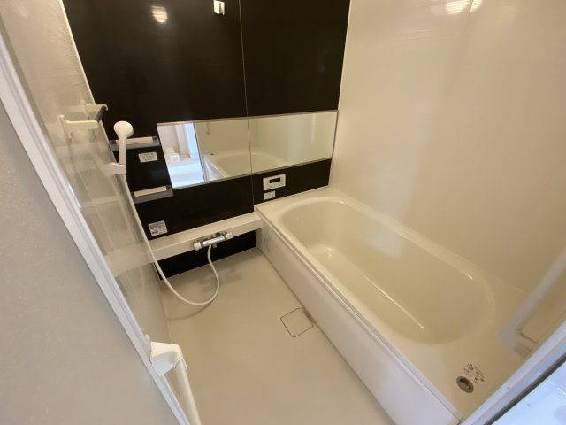 メゾン・ラフィーネの浴室