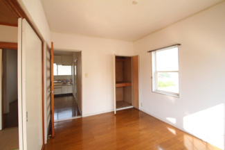 【居間・リビング】 | パークサイドヴィラB