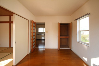 【居間・リビング】 | パークサイドヴィラB