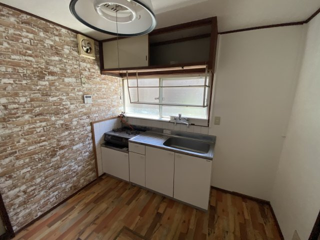 春日野町戸建のキッチン