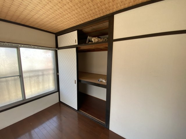 春日野町戸建の収納