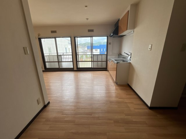 アーバン寺内の居間・リビング