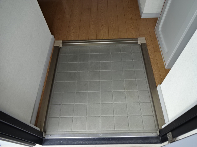 クレモナハイツ田寺の玄関