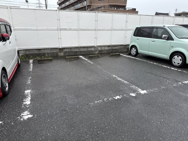 ブルーウィングの駐車場