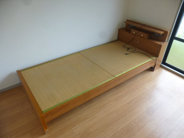 リヴェール北代の寝室