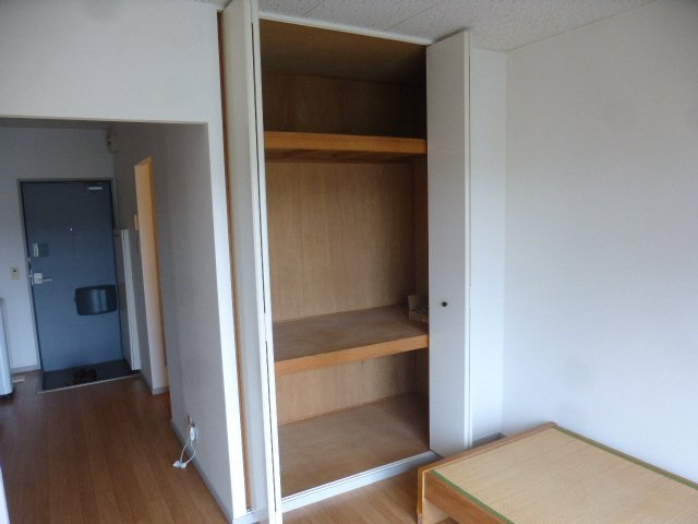 リヴェール北代の収納