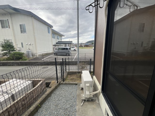 リヴェール北代のバルコニー