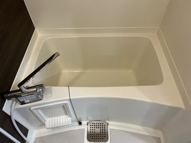 リヴェール北代の浴室