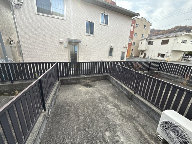 リヴェール田寺の駐車場