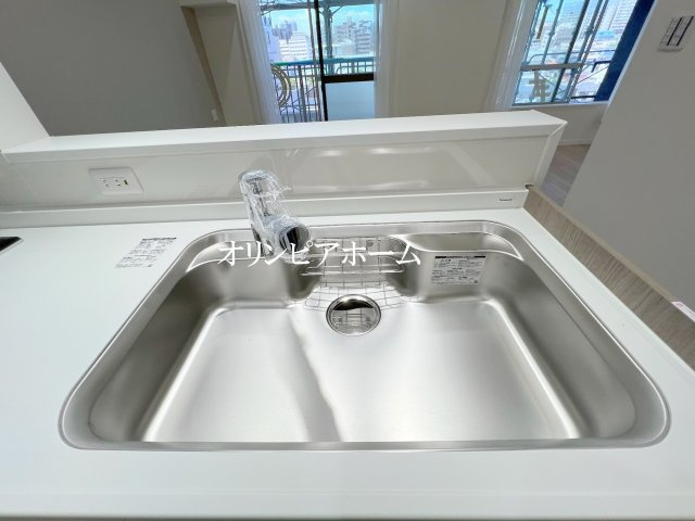 北砂四丁目住宅　７階 　リ　ノベーション済のエントランス|宅配ボックス有り