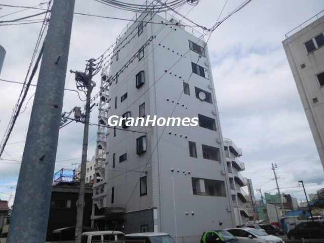 SKビルの外観