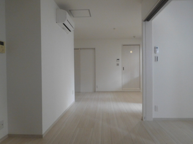 SKビルの居間・リビング