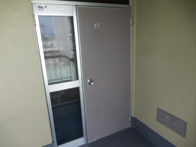 中川ビルのエントランス