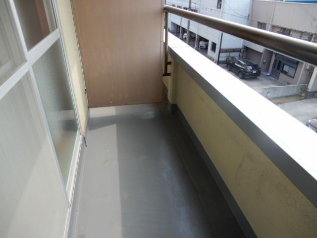 中川ビルのバルコニー