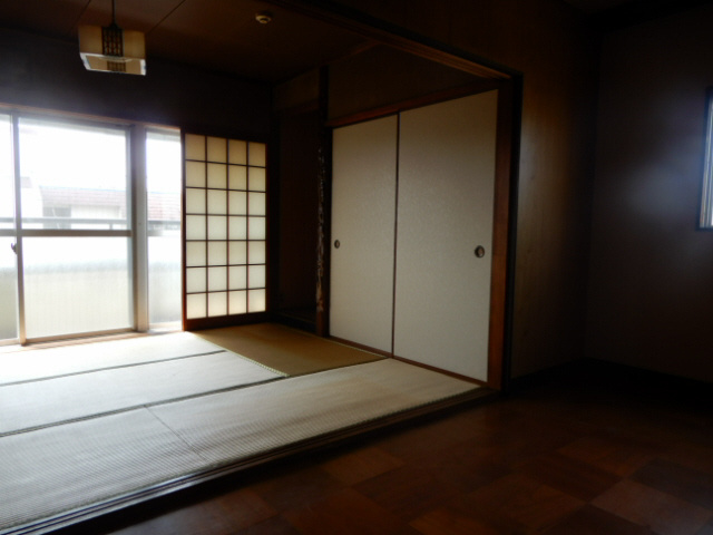 中川ビルの居間・リビング