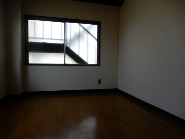 中川ビルの子供部屋