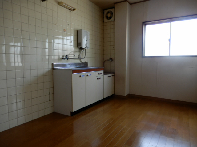 中川ビルの居間・リビング