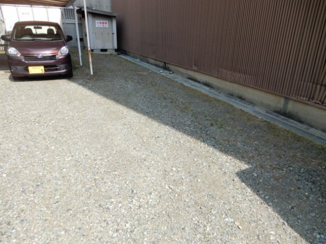 中川ビルの駐車場