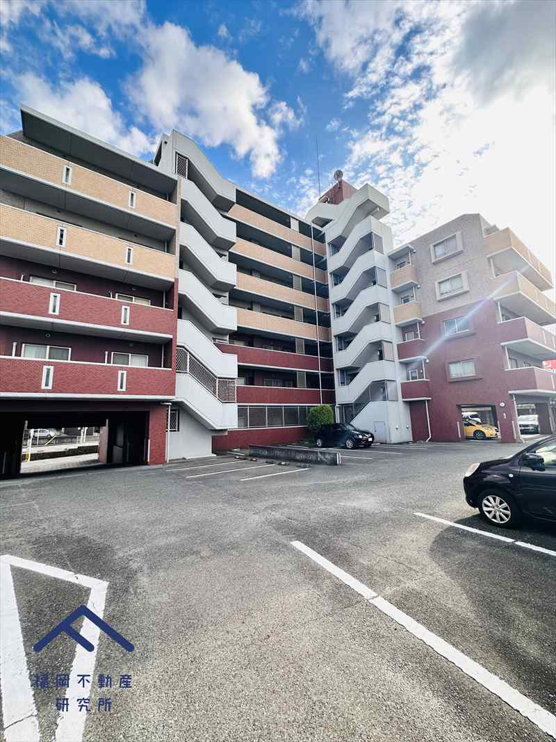ピアセント長住南の駐車場