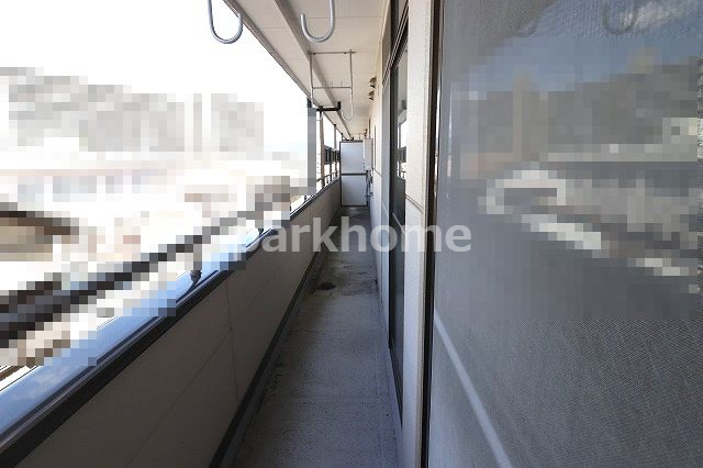 メゾン・ド・ケイのバルコニー|バルコニーからの眺めを楽しみながら食事をしませんか